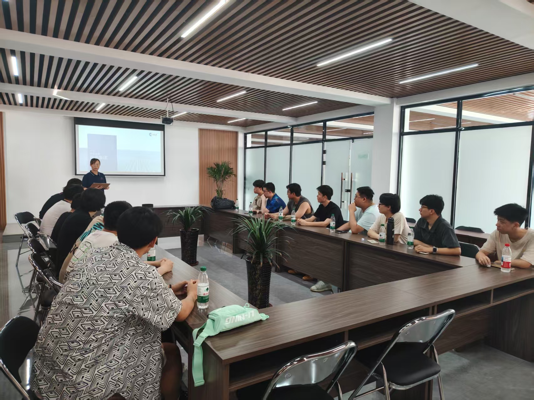 1750814426774250.jpg 1750814426774250.jpg